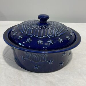 Longaberger 2001 American Eagle Solid Blue Round Casserole Dish Pottery Ceramic